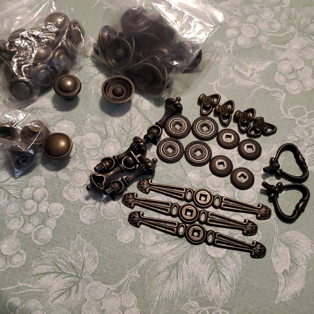 Bundle of new knobs, pulls, & decorative hardware